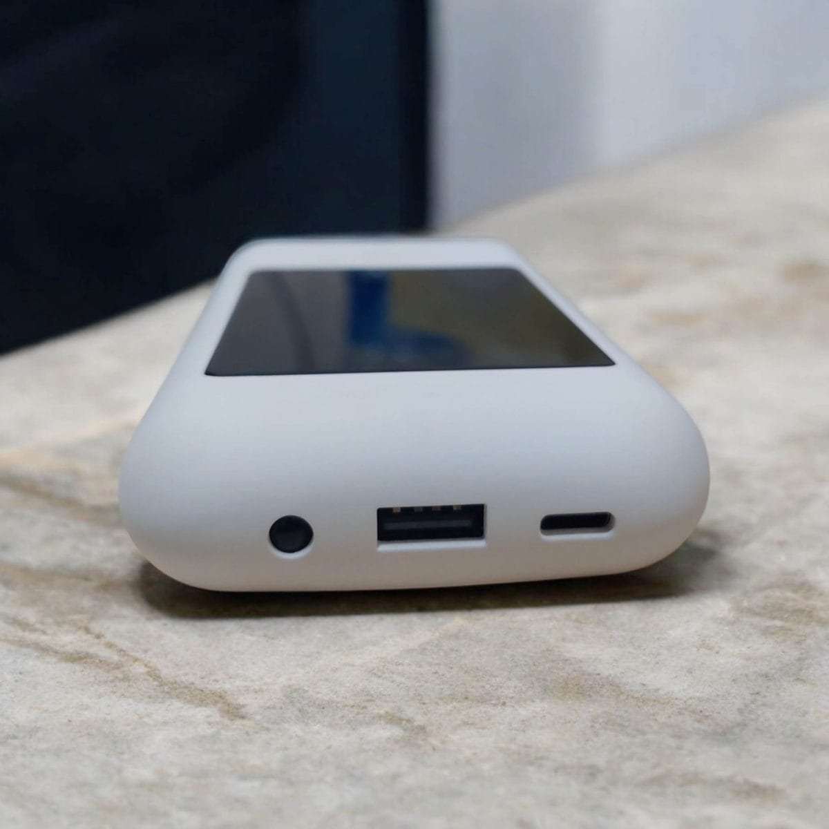 TF20 Earbuds with Powerbank  2.8in HD Display - Image 2